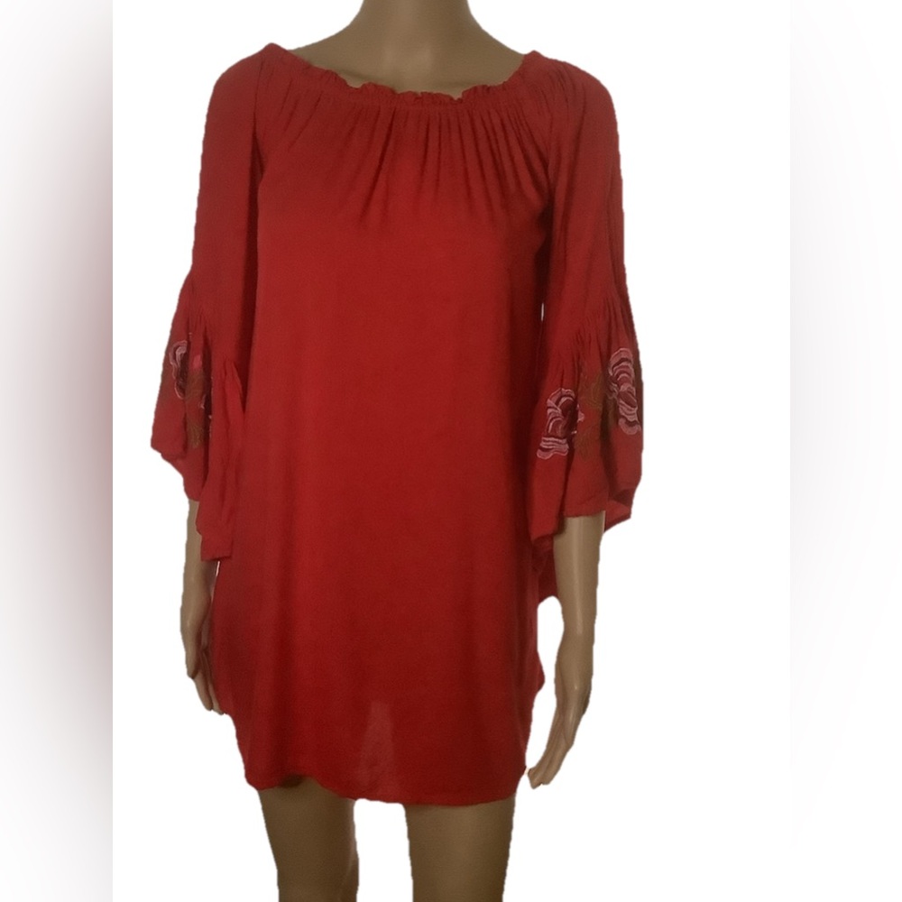 Feathers Women’s tunic top size Small Embroidery